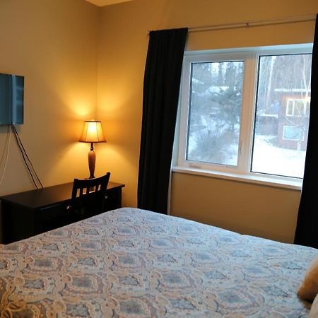 Downtown Whitehorse Deluxe 2 Bedroom Condo Luaran gambar