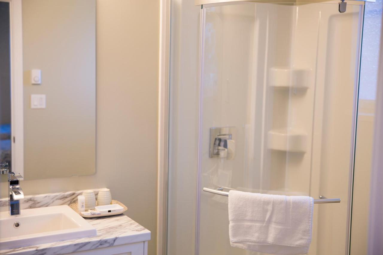 Downtown Whitehorse Deluxe 2 Bedroom Condo Luaran gambar