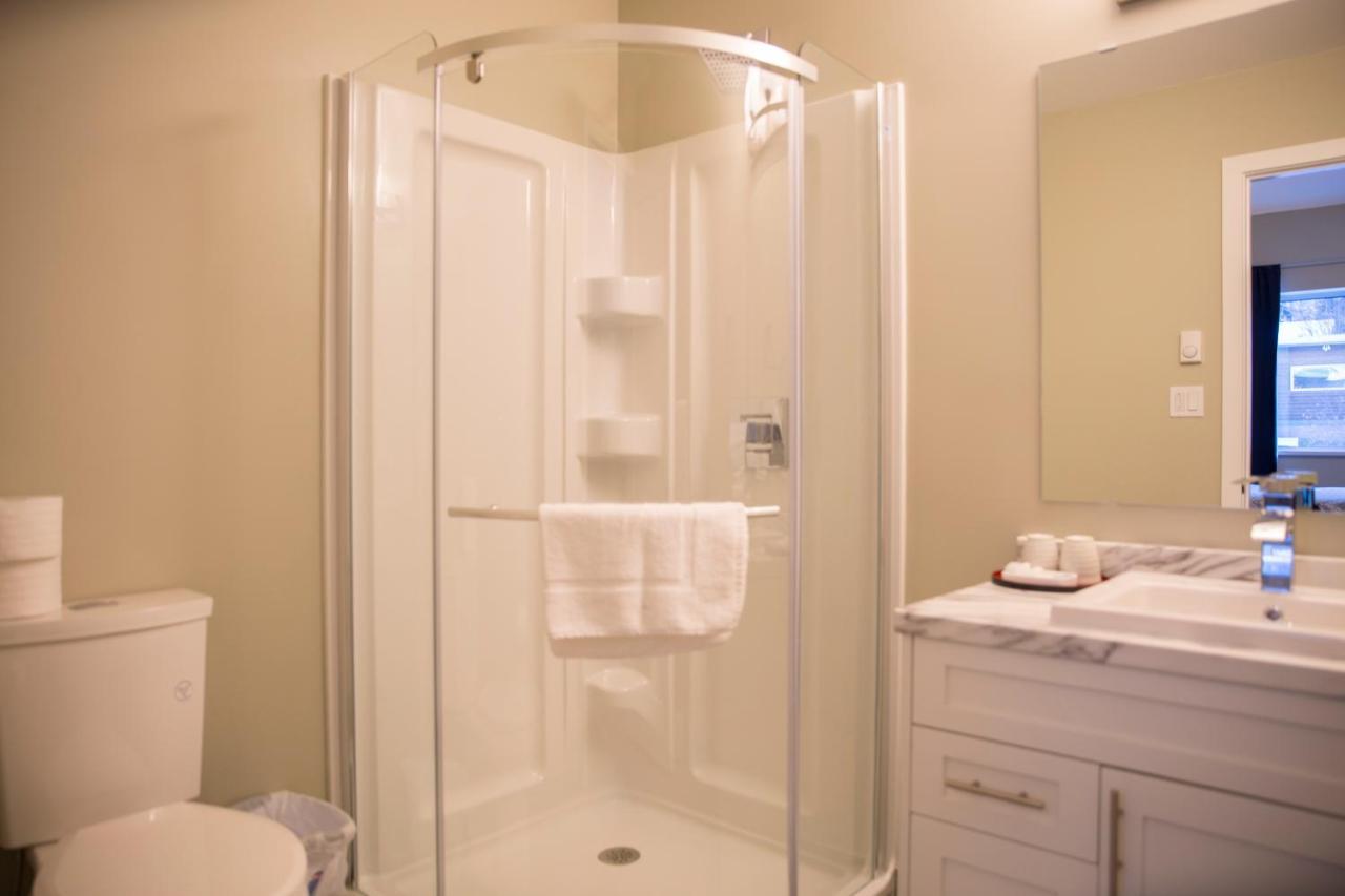 Downtown Whitehorse Deluxe 2 Bedroom Condo Luaran gambar