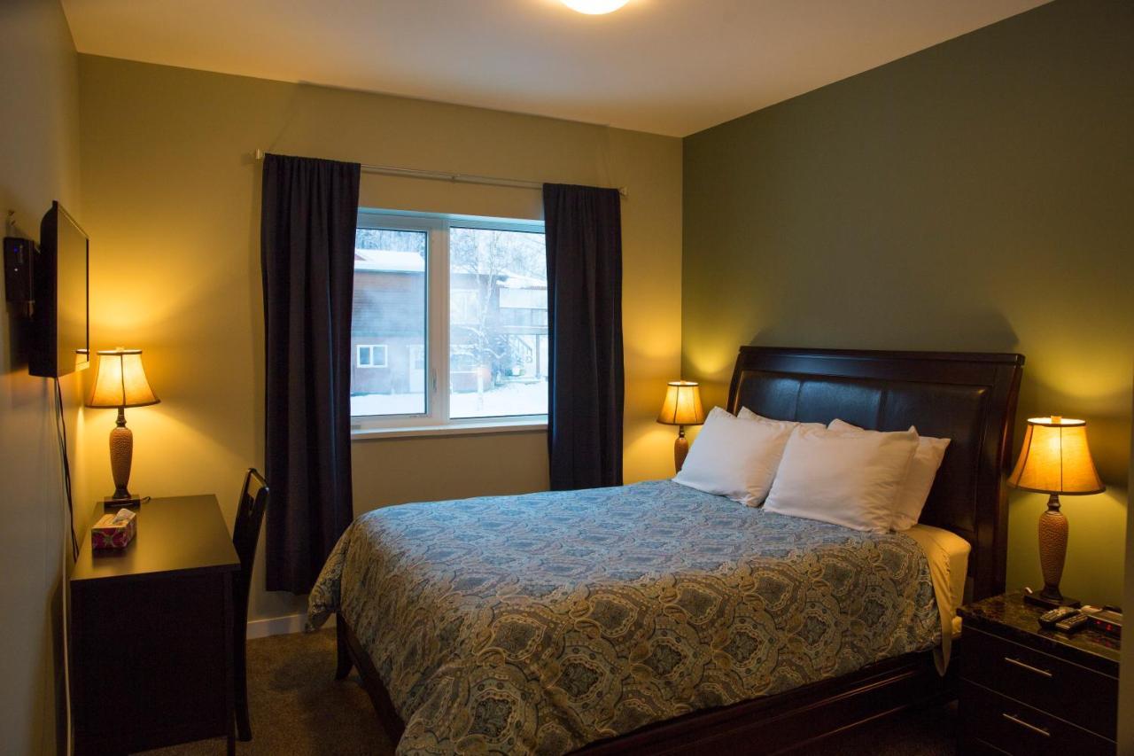 Downtown Whitehorse Deluxe 2 Bedroom Condo Luaran gambar
