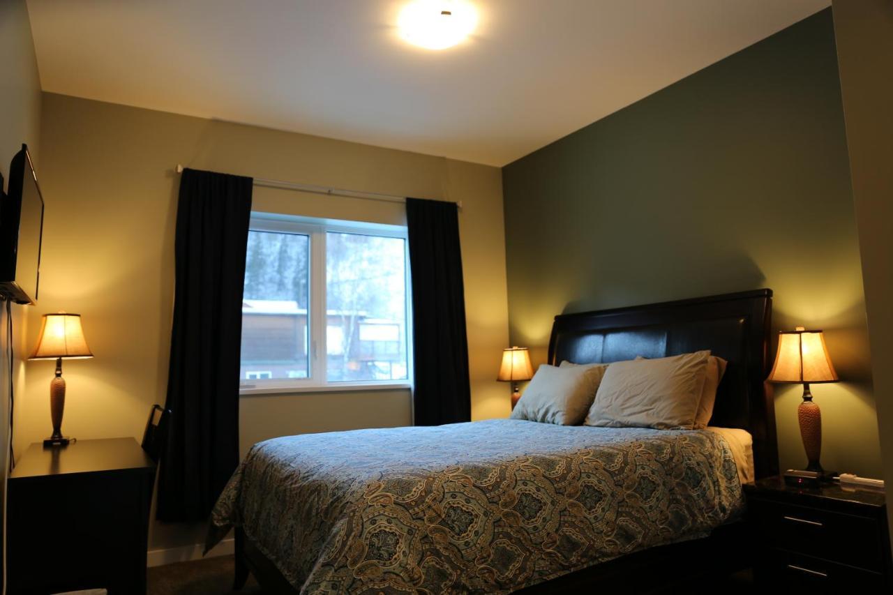 Downtown Whitehorse Deluxe 2 Bedroom Condo Luaran gambar