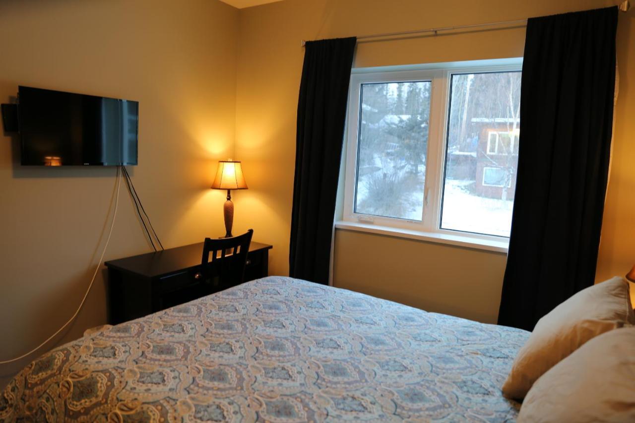 Downtown Whitehorse Deluxe 2 Bedroom Condo Luaran gambar