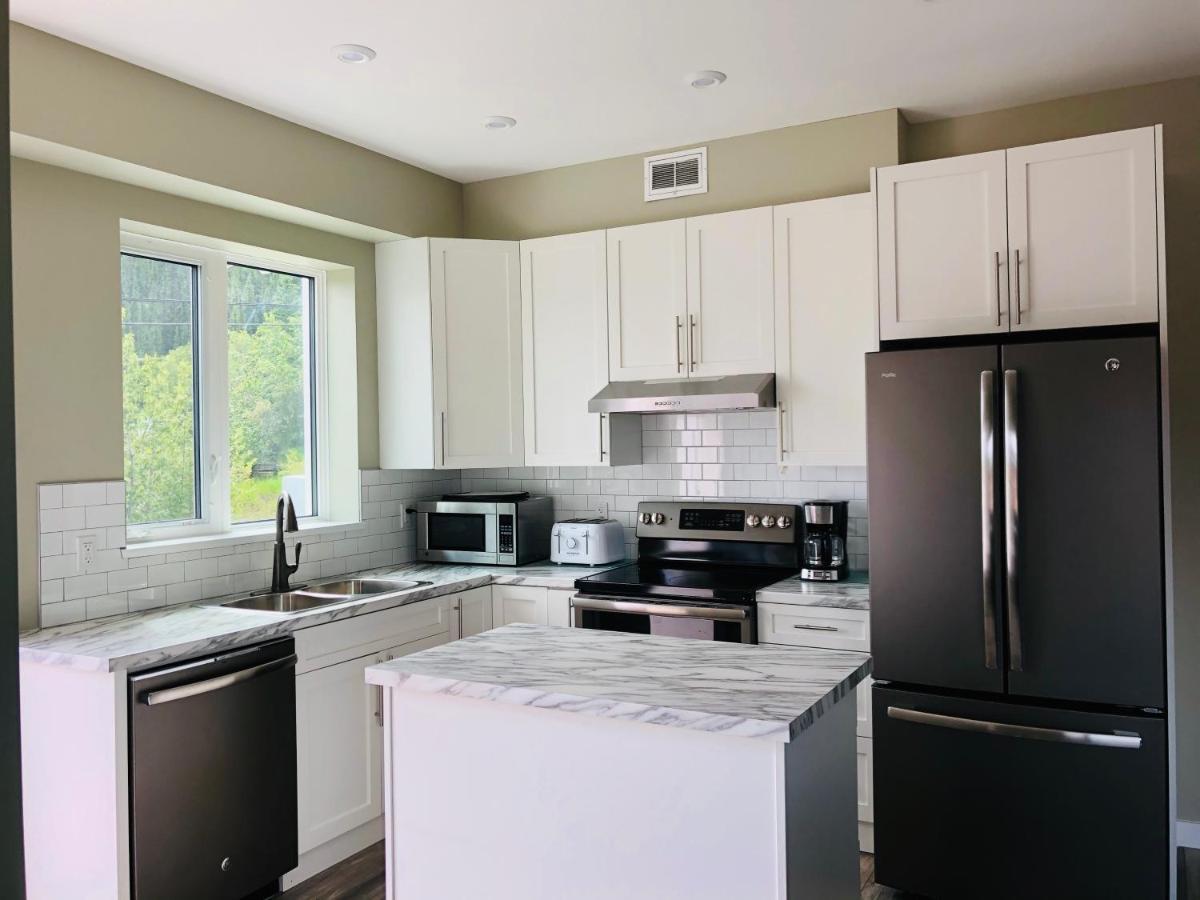 Downtown Whitehorse Deluxe 2 Bedroom Condo Luaran gambar