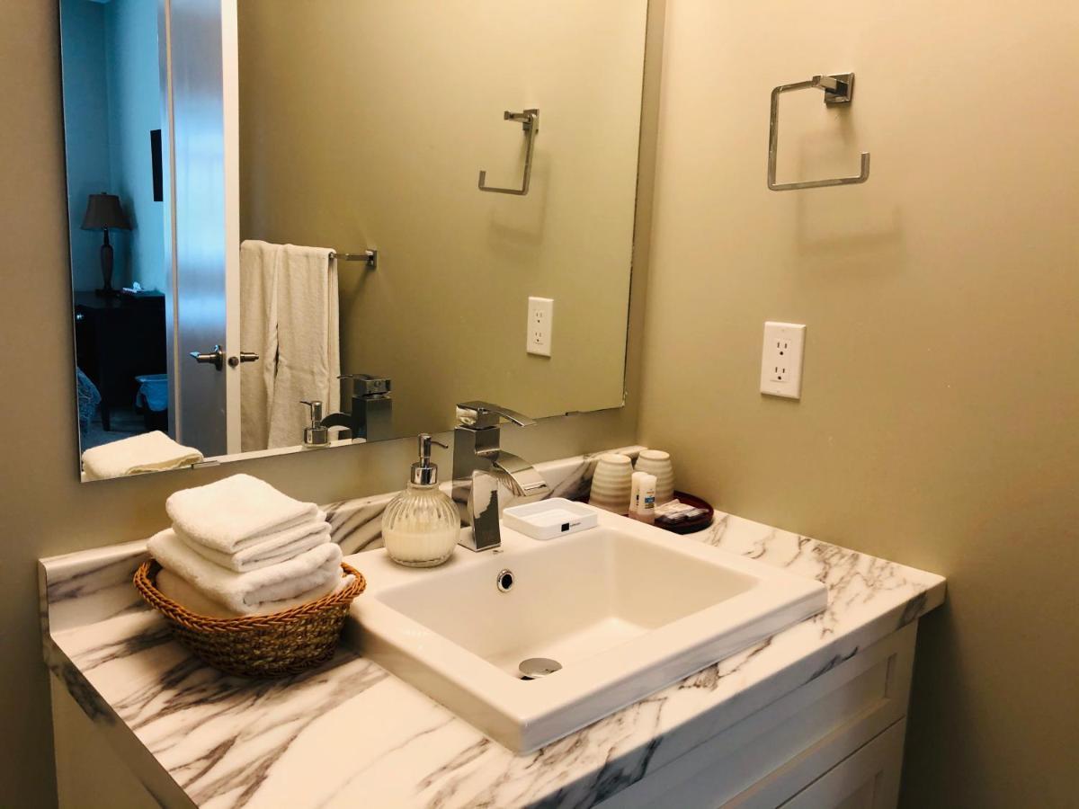 Downtown Whitehorse Deluxe 2 Bedroom Condo Luaran gambar